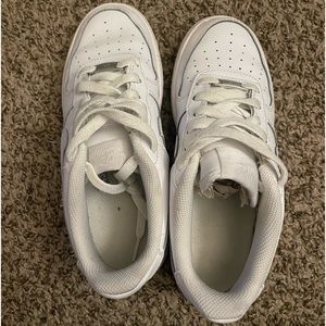 white air force 1’s